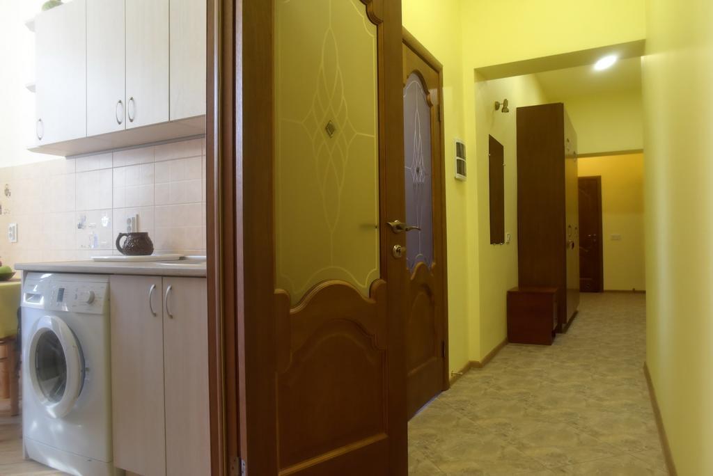 לבוב Apartment On Voloshyna מראה חיצוני תמונה